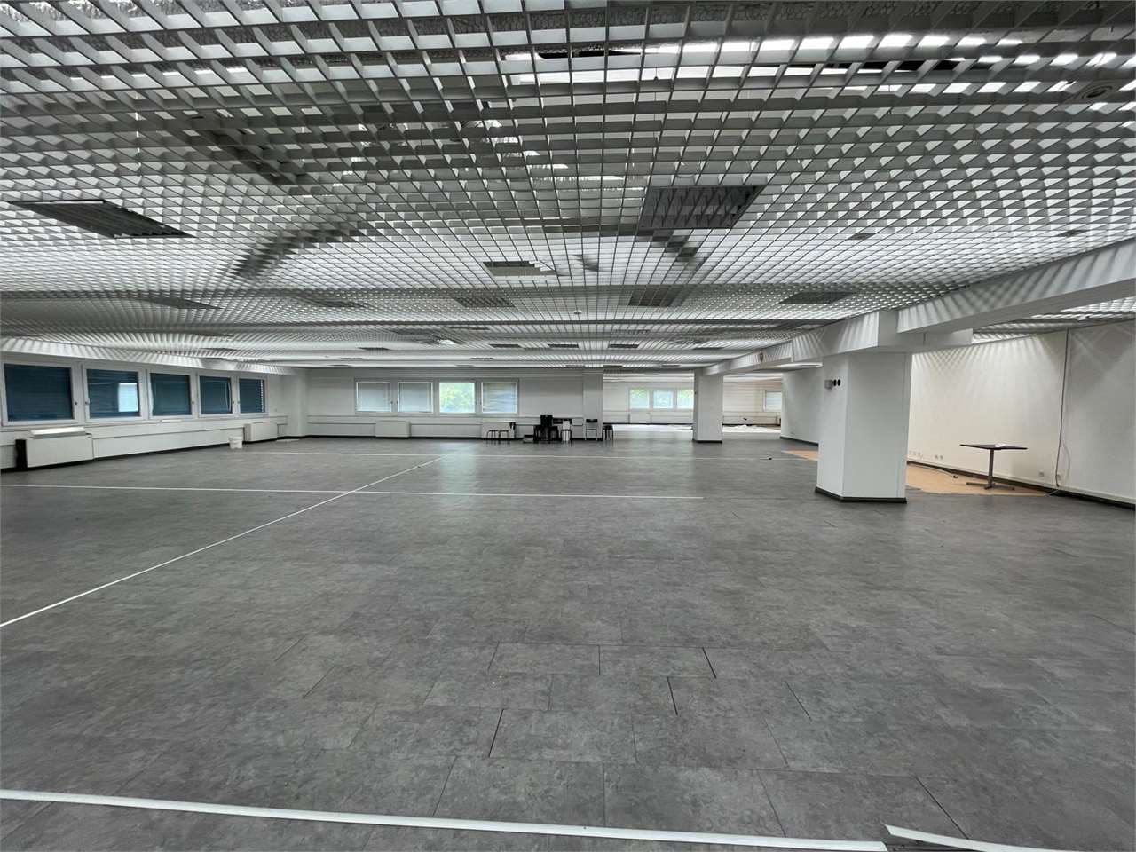 Affittasi Open Space commerciale manno - Image 1