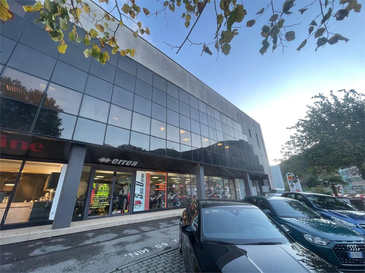 Affittasi Ufficio / piccolo deposito a Manno thumbnail 6