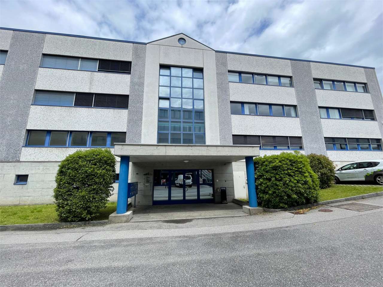 Affittiamo Spazio commerciale thumbnail 8