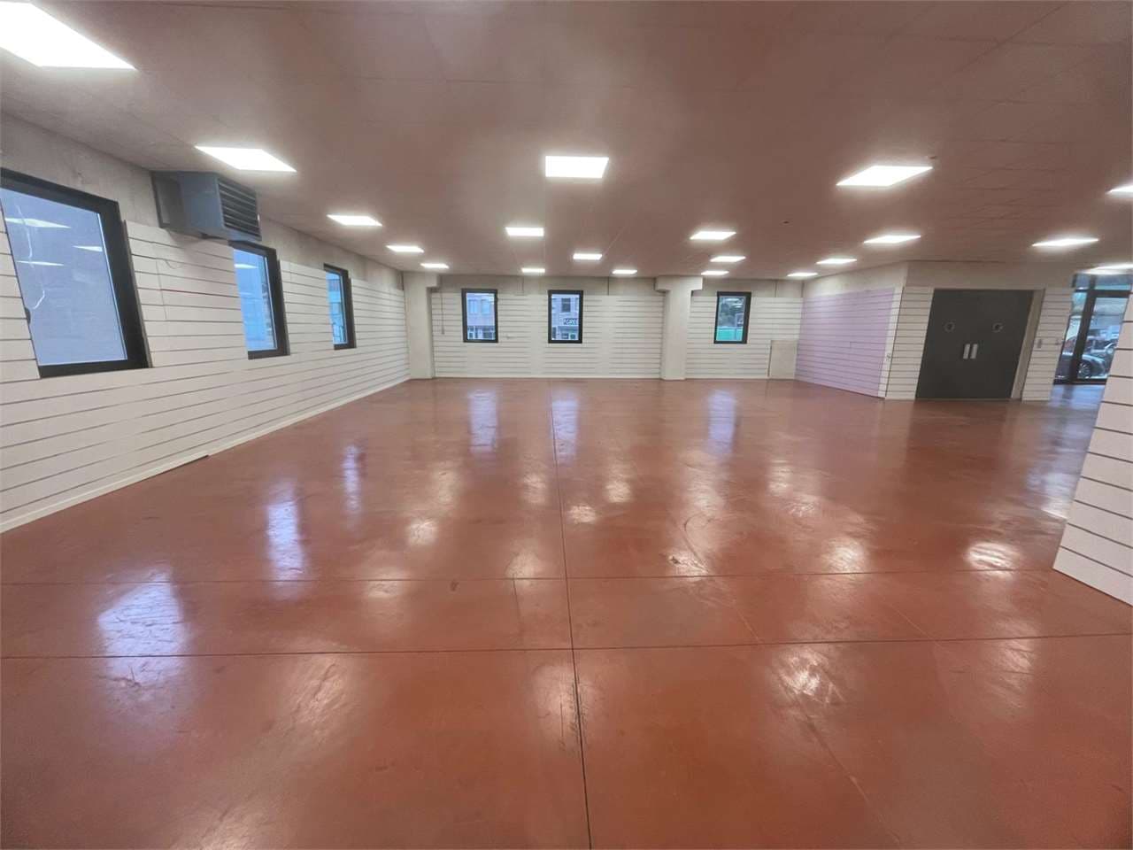 Affittasi Ufficio / piccolo deposito a Manno thumbnail 4