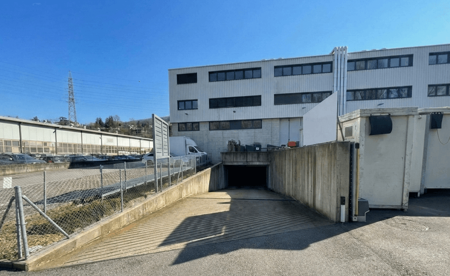 Affittasi Magazzino/ufficio di 713 mq a Vezia thumbnail 3